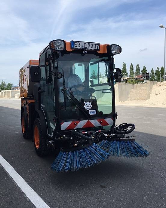 Multihog Kompaktkehrmaschine